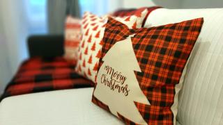 Gelbe Koffer - Design-Maisonette in Schiffweiler - 2 Etagen - Self-Check-in - 2 Parkplätze - WLAN - Balkon & Garten - ruhig - Nähe See & Wald - bis 7 Pers - 2