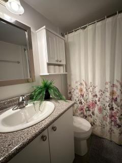 1BR Nightlife & Concordia - Comfortable Wifi Workspace - 2