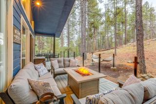 Mtn-View Cabin with Game Room and Deck in Flagstaff - 8