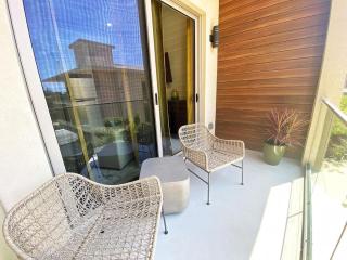 Grand Harbour Hot Spot - Convenient Cayman Stay - 4