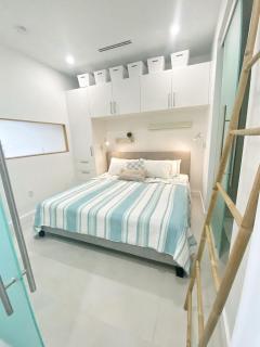 Grand Harbour Hot Spot - Convenient Cayman Stay - 3