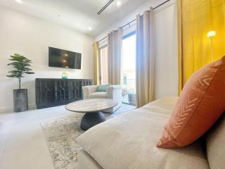 Grand Harbour Hot Spot - Convenient Cayman Stay - 2