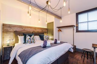 Leeds City Centre 2 bed - Grade II listed - 7