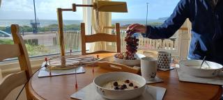 Stunning Llyn beachside 30mtrs peaceful apartment - 8