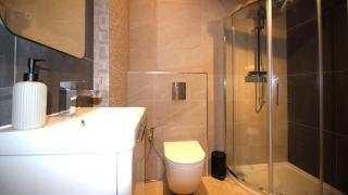 Spacious One Bedroom Flat With Parking - 6