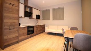 Spacious One Bedroom Flat With Parking - 2