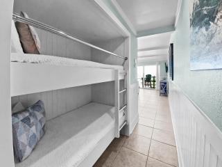 Commodores 101 l Beachfront l Corner Unit with Pristine Beach Views l Community Pool - 3
