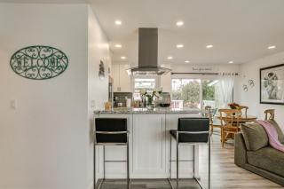 Breeze by the Marina Chula Vista Getaway! - 6