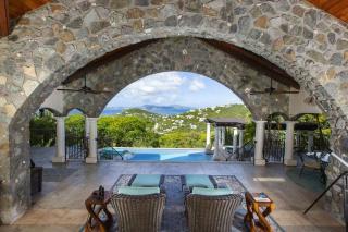 Arc Du Soleil- Ultimate Island Living Refreshing Salt Water Pool Stunning Views - 5