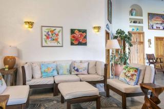 Arc Du Soleil- Ultimate Island Living Refreshing Salt Water Pool Stunning Views - 4