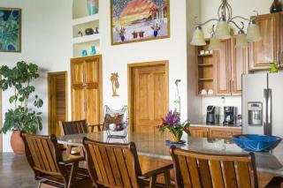 Arc Du Soleil- Ultimate Island Living Refreshing Salt Water Pool Stunning Views - 1