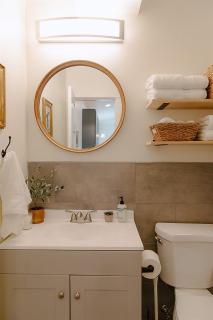 Cozy Downtown Havens - 9