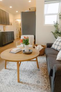 Cozy Downtown Havens - 8