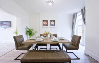 3 Bed House, Free Parking, Garden - 3