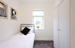 3 Bed House, Free Parking, Garden - 2