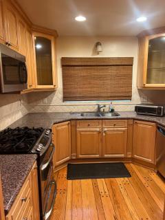 Cozy Home in Picturesque LA Near Major Attractions - 4