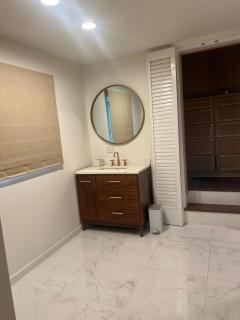 Cozy Home in Picturesque LA Near Major Attractions -  - 3