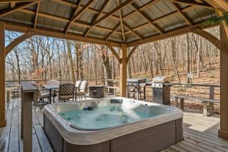 Hawk Mountain Song- Massanutten Home with hot tub! - 9