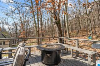 Hawk Mountain Song- Massanutten Home with hot tub! - 6