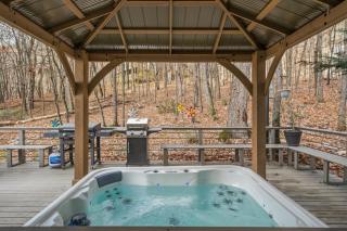 Hawk Mountain Song- Massanutten Home with hot tub! - 5