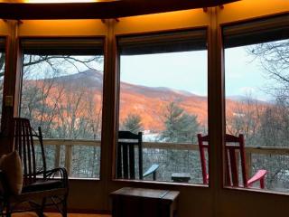 Private cabin with VIEWS FOR DAYS! - 0