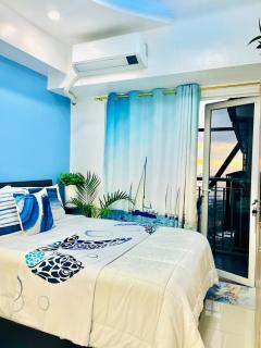 Cozy Condo with Balcony and Bay view plus PS4 at Taft Malate - 3