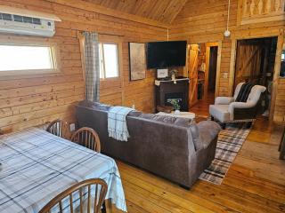 Intimate Riverside Treehouse Cabin Escape, Hot Tub, Mountains, and Starlit Nights - 3