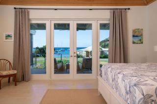 Castaways Villa- Steps from the Beach Kayaks & SUPS - 9