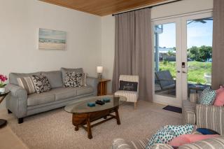 Castaways Villa- Steps from the Beach Kayaks & SUPS - 5