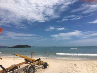 Casa confortável com 4 suítes e ar condicionado em Canasvieiras - 2