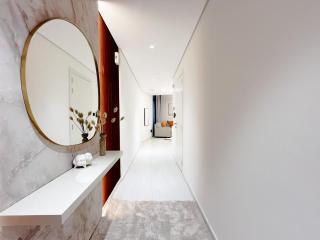 Pool View Premium-Finished 1BR in Al Maryah Vista - 8