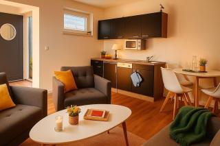 Dat-Fischerhuus-Kapitaenskoje-zwischen-Ostsee-und-Bodden-direkt-am-Hafen - 0