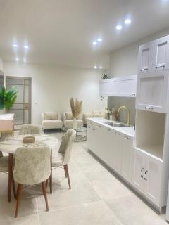 סוויטת האחד והיחידה - 3