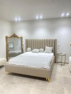 סוויטת האחד והיחידה - 1