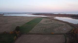 Dat-Fischerhuus-Ankerplatz-zwischen-Bodden-und-Ostsee-in-30-sek-am-Hafen - 1