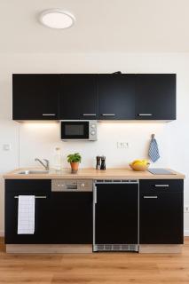 Dat-Fischerhuus-das-Fischerstuebchen-zwischen-Ostsee-und-Bodden-20sek-zum-Hafen - 6