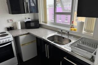 1BR in Blackpool l Sleeps 4, Wi-Fi & Full Kitchen - 1