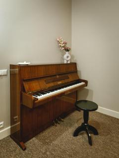 Families & Groups 4 Bedrooms 6 Guests - 1