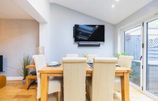 Hot Tub and Garden Spacious Unique 3 Bed House - 6