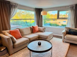 York City Centre Flat near Minster - River View and Free Parking - 8