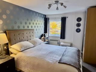 York City Centre Flat near Minster - River View and Free Parking - 2