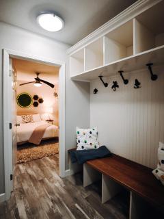 Wild About Anchorage - Hot Tub - Rooftop Patio - Fabulous Kitchen - 5