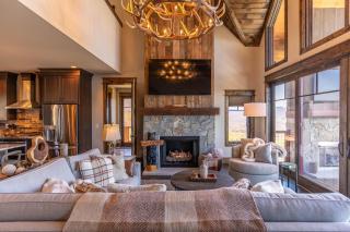 Bear Haven Hideaway at Eagles Nest - 9