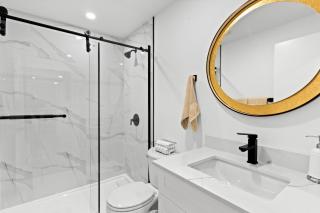 6BR Luxe Family Home,Safari Area, Entertainment - 1