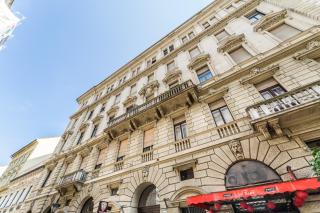 Opera Luxury Studio Apartment - 6