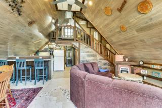 5 Mi to Old Odessa Cabin with Deck and Rural Views - 5