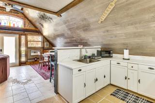 5 Mi to Old Odessa Cabin with Deck and Rural Views - 1