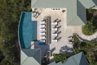 Maria Bluff Estate- Modern Renovations Sprawling Layout & Stunning Views - 4