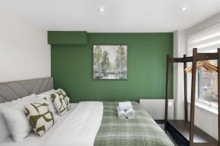 Beautiful 1BR Modern & Comfortable - 1