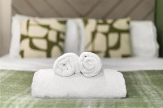 Beautiful 1BR Modern & Comfortable - 6